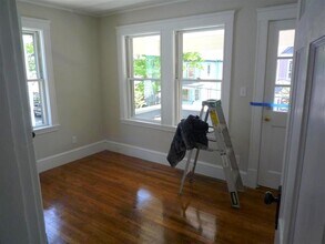 17 Milton St, Unit 2 in Cambridge, MA - Foto de edificio - Building Photo