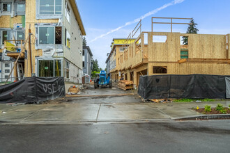 5 Degrees in Shoreline, WA - Foto de edificio - Building Photo