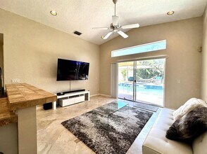 7238 Norwich Ln in Boynton Beach, FL - Building Photo - Building Photo