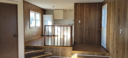 218 N Pine St in Conway, MO - Building Photo - Building Photo