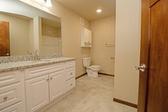 Ward Rentals in Hutchinson in Hutchinson, MN - Building Photo - Building Photo