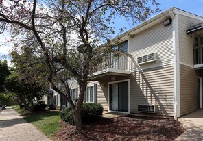 Hamptons in Germantown, MD - Building Photo