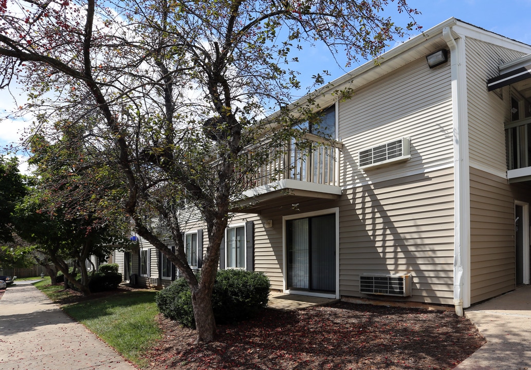 Hamptons in Germantown, MD - Foto de edificio