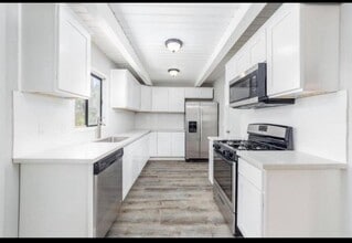 2201 Juanita Ln in Sacramento, CA - Building Photo - Building Photo