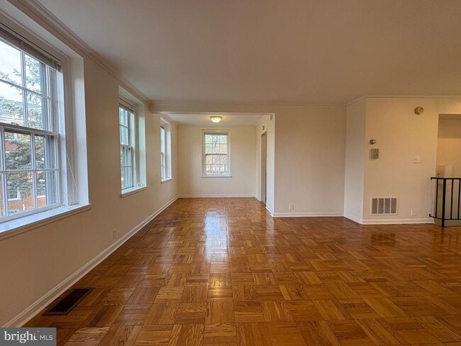 3620 38th St NW in Washington, DC - Foto de edificio - Building Photo