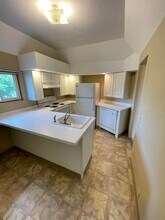 4729 McCulloch St in Duluth, MN - Building Photo - Building Photo