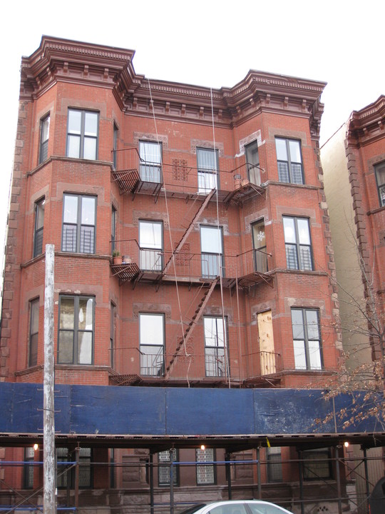 32 McDonough St in Brooklyn, NY - Building Photo