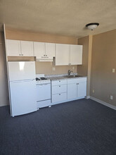 Geneva Towers in Cedar Rapids, IA - Building Photo - Building Photo