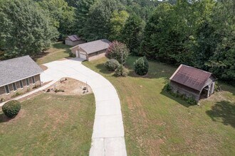 4640 Spot Rd in Cumming, GA - Building Photo - Building Photo