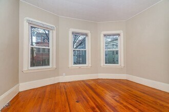 49 Porter St in Somerville, MA - Building Photo - Building Photo