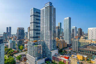 Dundas Square Gardens in Toronto, ON - Building Photo - Building Photo