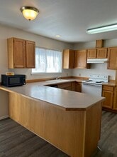 405 Valleyview Ave in Selah, WA - Building Photo - Building Photo