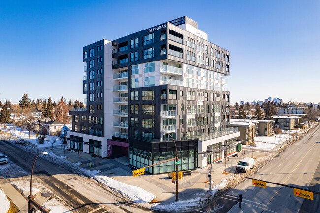 17 West in Calgary, AB - Building Photo - Building Photo