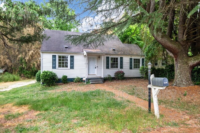 819 Boroughbridge Rd in Richmond, VA - Building Photo - Building Photo