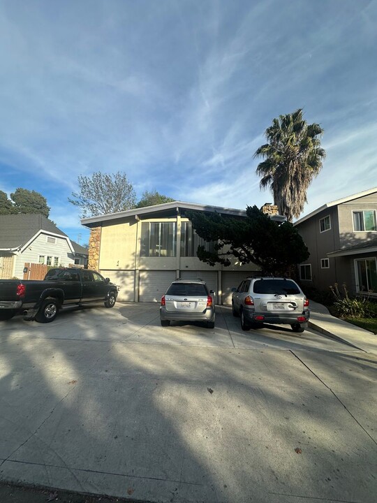 334 Newport Ave in Long Beach, CA - Foto de edificio