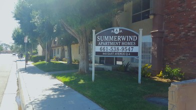 Summer Wind Apartments in Palmdale, CA - Building Photo - Building Photo