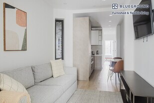 88 East End Ave in New York, NY - Building Photo