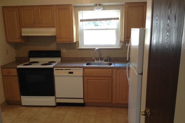 30 Zelt St in Washington, PA - Building Photo - Building Photo