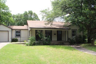1107 N Wall St in Belton, TX - Building Photo
