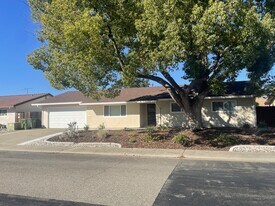 8909 Dontree Way in Elk Grove, CA - Building Photo