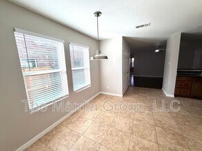 2337 Bloomfield Dr in Arlington, TX - Building Photo - Building Photo