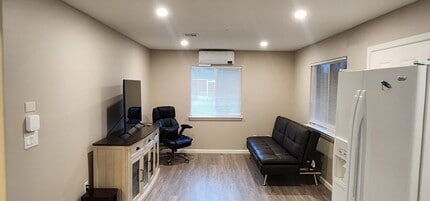 1151 Dusty Ln in Redding, CA - Building Photo - Building Photo