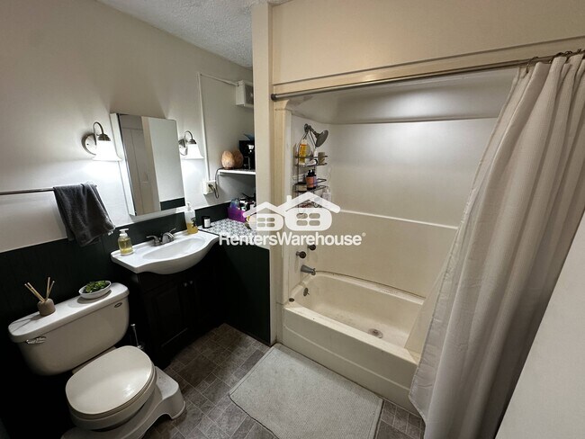 1049 7th St W in St. Paul, MN - Building Photo - Building Photo