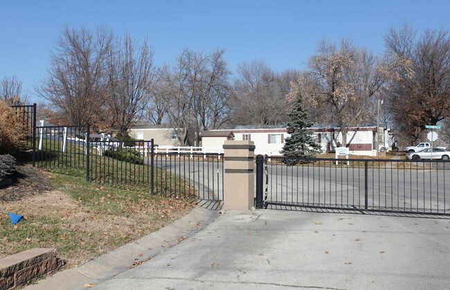 River Oaks in Kansas City, KS - Foto de edificio - Building Photo