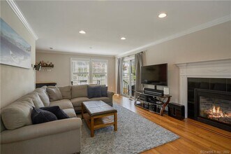 72 Houston Terrace in Stamford, CT - Building Photo - Building Photo