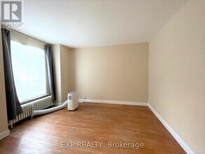 166 Stewart St in Ottawa, ON - Building Photo - Building Photo