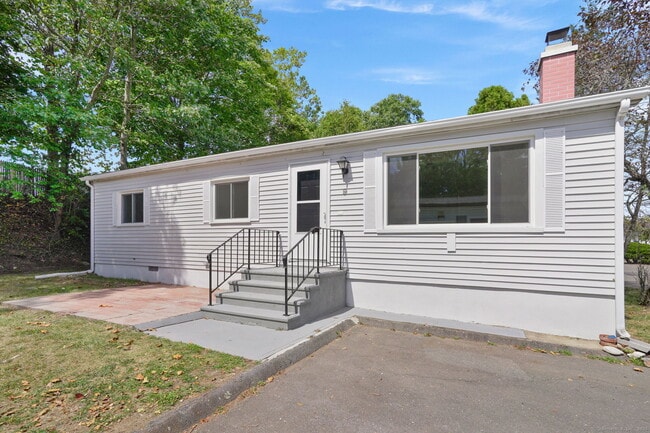9 Crescent Park Rd