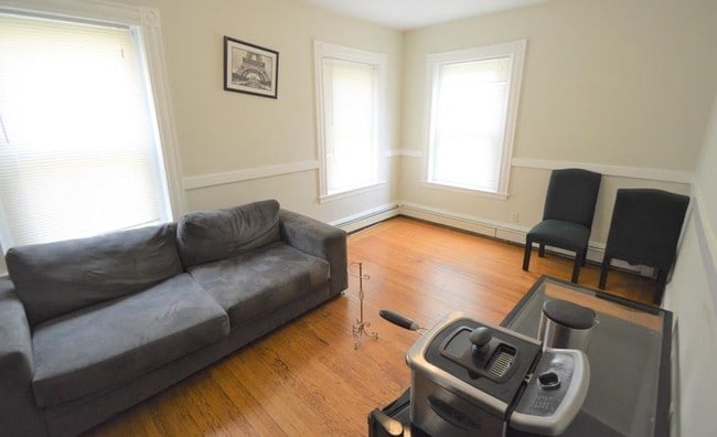 76 Easton St, Unit 4