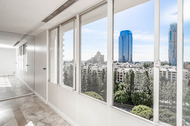 2160 Century Park E, Unit VIEW VIEW VIEW in Los Angeles, CA - Building Photo - Building Photo