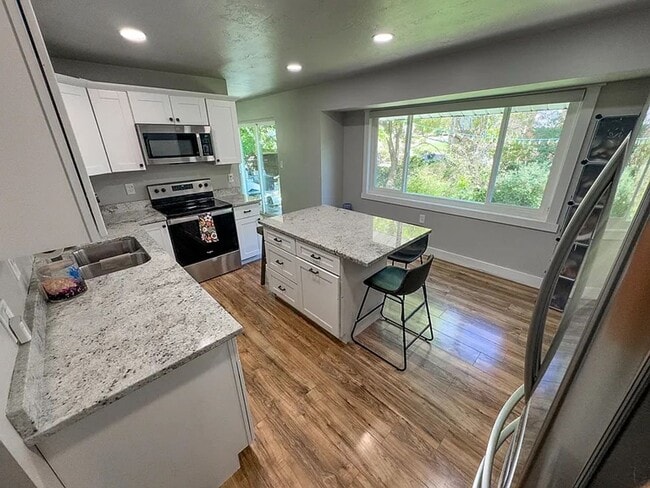 3554 Tyler Ave in Ogden, UT - Foto de edificio - Building Photo