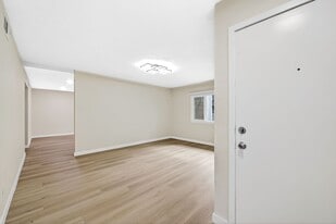 1250 S Brookhurst St, Unit 01 in Anaheim, CA - Building Photo