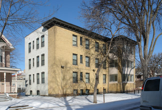 17 24th St E in Minneapolis, MN - Foto de edificio - Building Photo