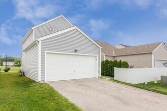 5660 Caledonia Dr in Westerville, OH - Building Photo - Building Photo