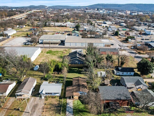 206 Stone St NW in Huntsville, AL - Building Photo - Building Photo
