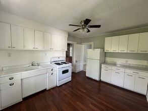 926 S 2nd St, Unit Upstairs in St. Charles, IL - Building Photo - Building Photo