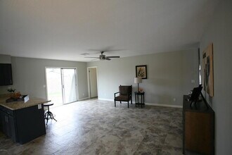 5841 W Angela Dr in Glendale, AZ - Building Photo - Building Photo