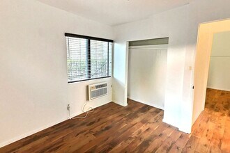 944-946 N Avenue 50 in Los Angeles, CA - Building Photo - Building Photo