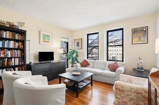 1400 Commonwealth Ave, Unit 6 in Boston, MA - Building Photo