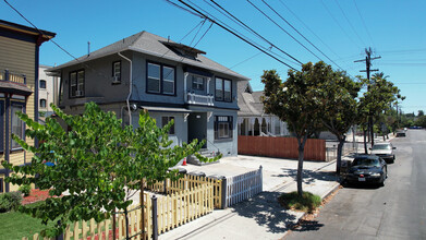 1978 Bonsallo Ave in Los Angeles, CA - Building Photo - Building Photo