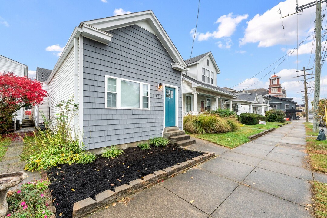 1112 E Burnett Ave in Louisville, KY - Building Photo