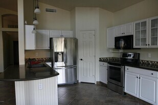 1393 W Hopi Dr in Chandler, AZ - Building Photo