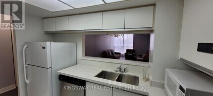 1155 Bough Beeches Blvd in Mississauga, ON - Building Photo - Building Photo