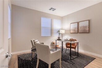 16 Cresta Villa Ct in Henderson, NV - Foto de edificio - Building Photo