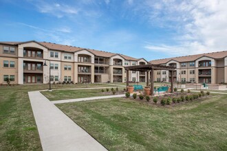 Mariposa at Clear Creek 55+ Apartment Homes in Webster, TX - Building Photo - Building Photo