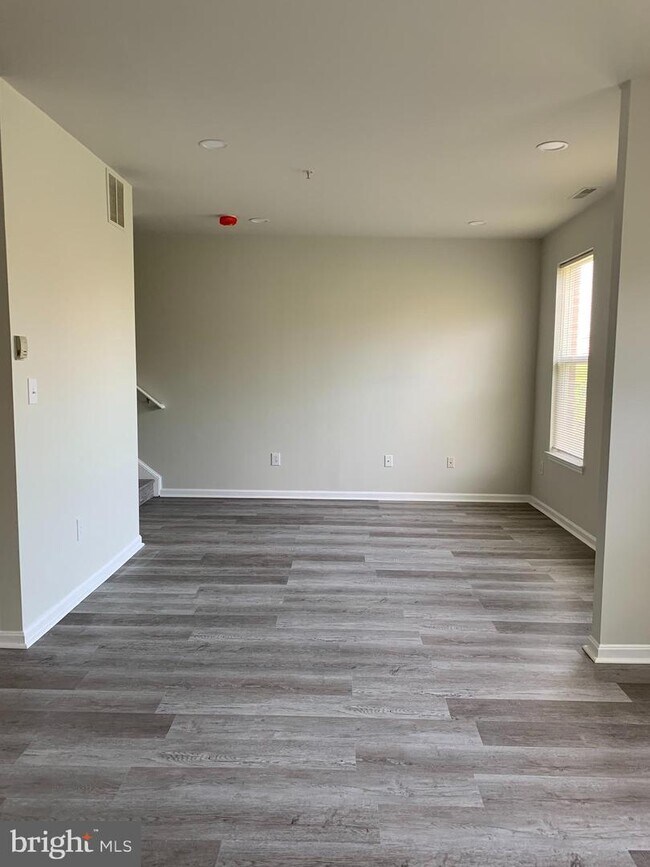 1605 E Fairmount Ave photo'