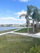 582 Royal Empress Dr in Ruskin, FL - Building Photo - Building Photo